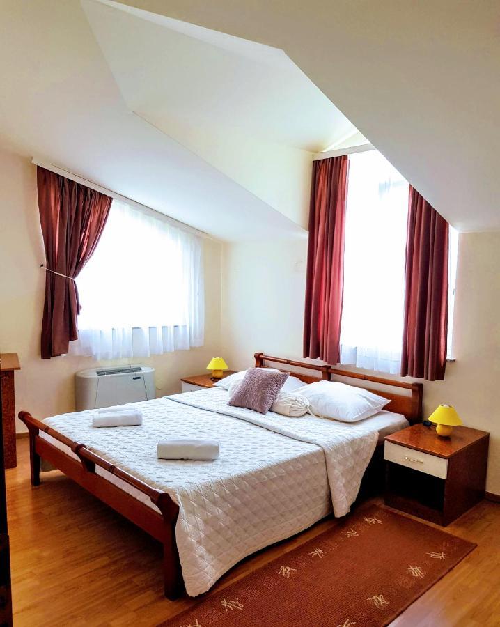 Villa Palcic โนวาลยา ภายนอก รูปภาพ