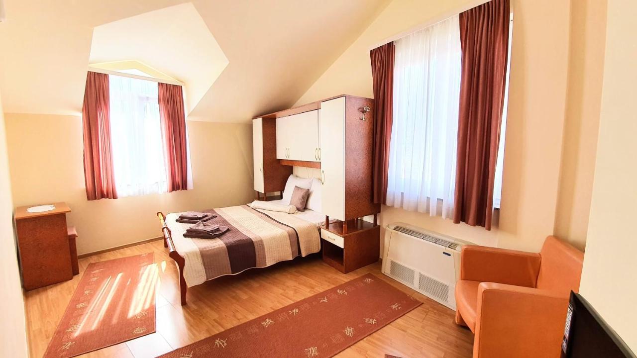 Villa Palcic โนวาลยา ภายนอก รูปภาพ